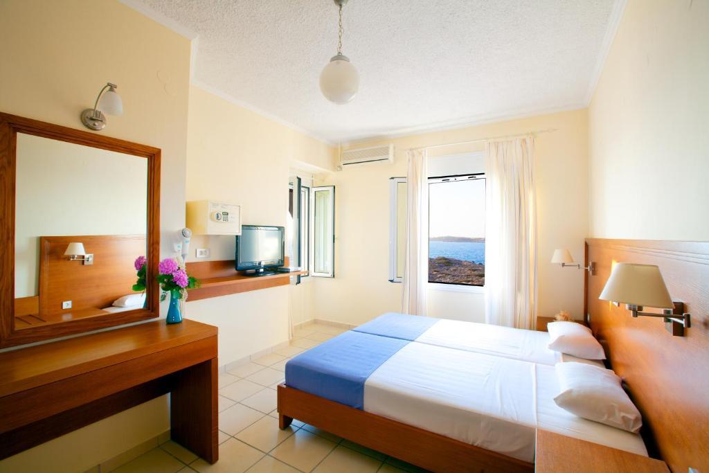 Giorgi'S Blue Apartments Kalathas Quarto foto