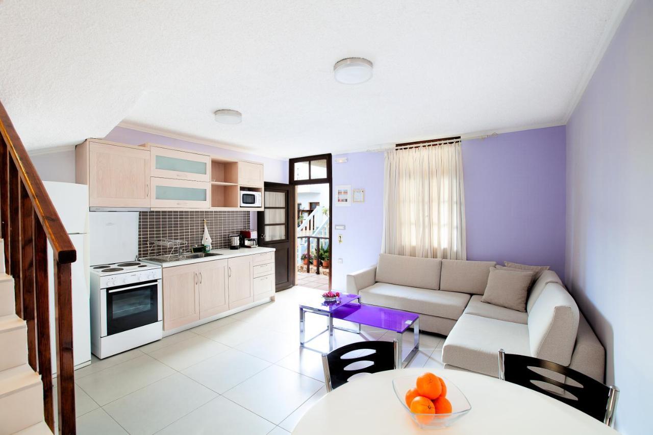 Giorgi'S Blue Apartments Kalathas Quarto foto